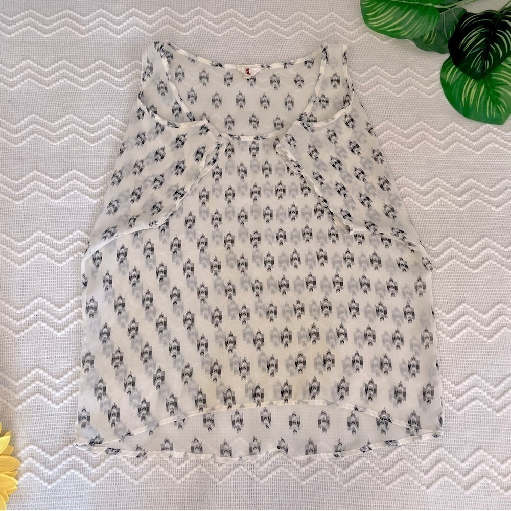 Cold Shoulder Sheer Layer Top | One Clothing - Picture 4 of 6